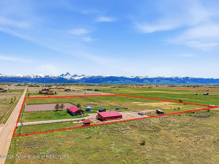 1871 Fischer Ln photo 3