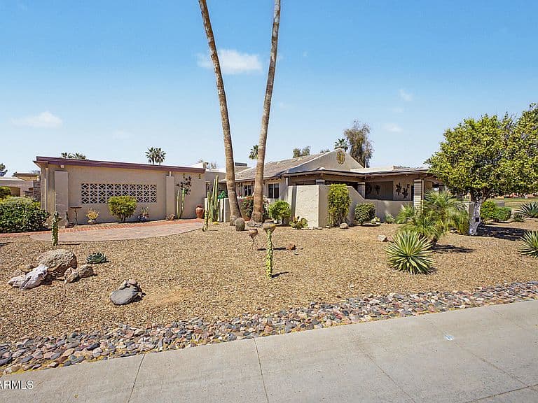 18722 E RIO Lane photo 1