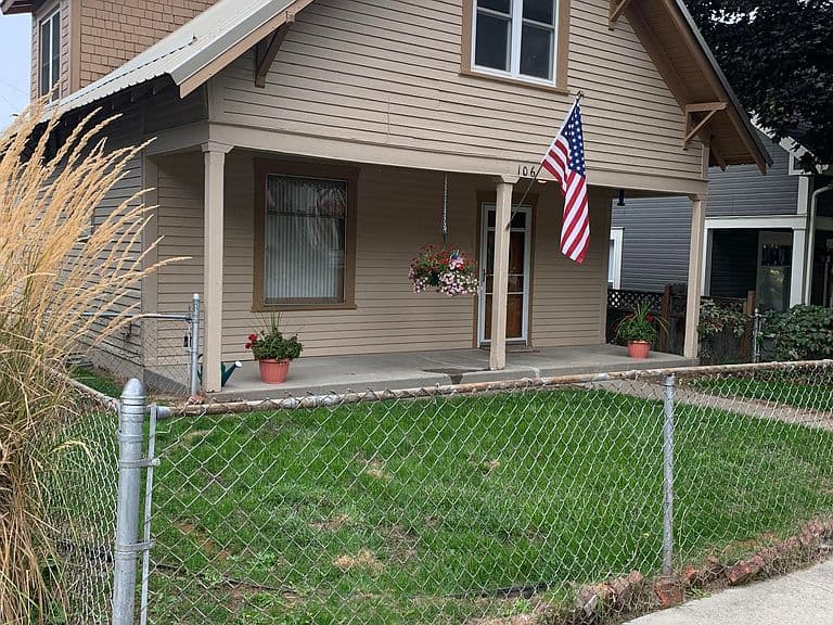 106 Kellogg Ave photo 1