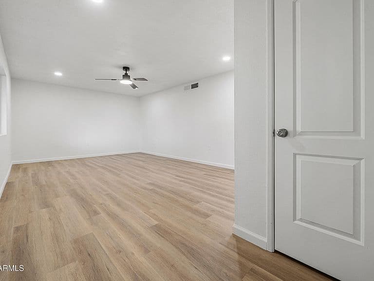 522 Phillip Dr photo 4