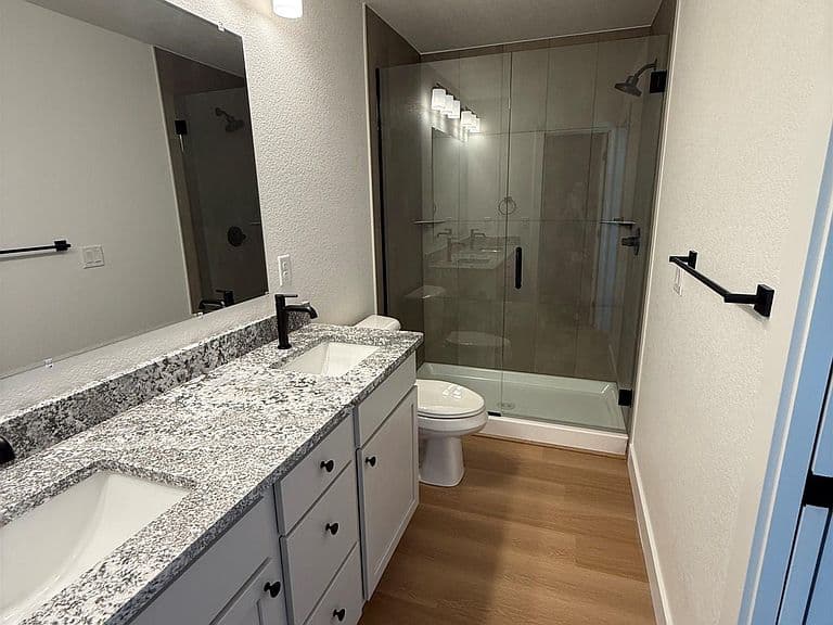 2085 Heathrow Ave photo 5