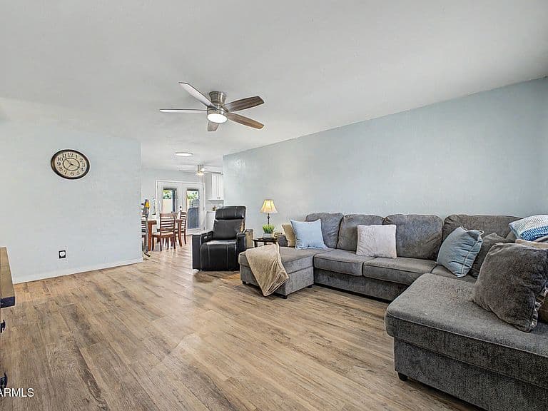 2345 W CALLE IGLESIA Avenue photo 4