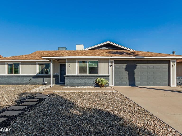 682 W GAIL Drive photo 3