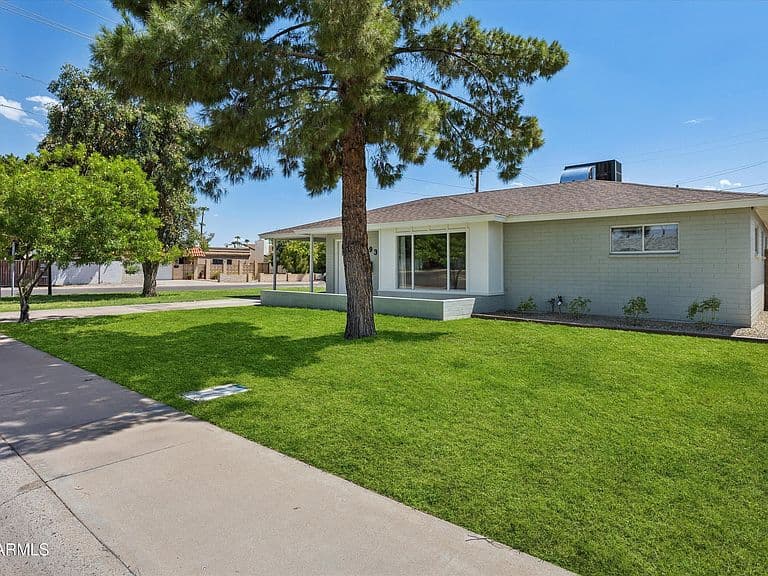 939 E BERRIDGE Lane photo 4