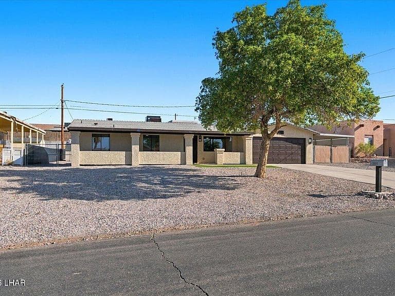 3891 Sweetgrass Dr photo 2