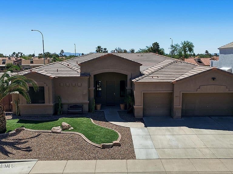 6690 S Eucalyptus Place photo 2