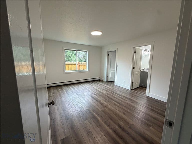 217 Lillian Way photo 5