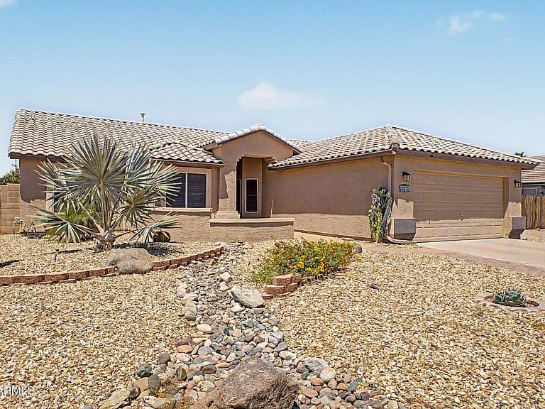 10852 W HARMONY Lane photo 2