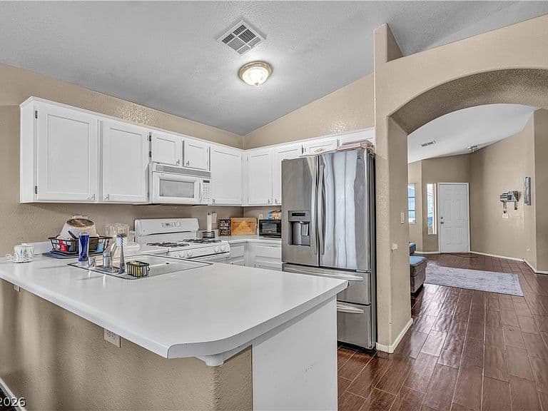 2859 Mount Hope Dr photo 2