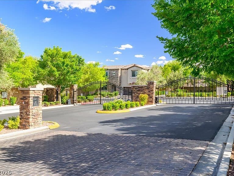 9625 Ponderosa Skye Ct photo 5