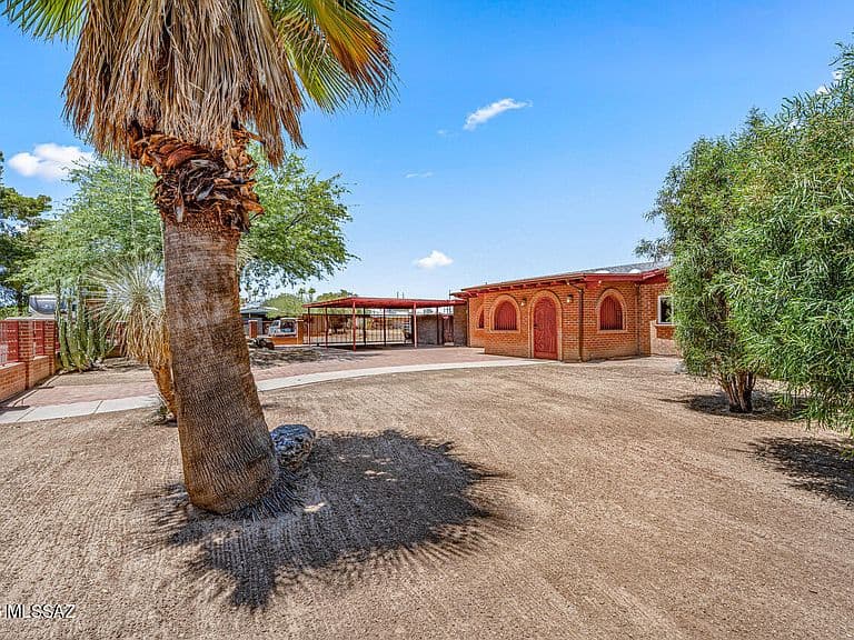 1262 W La Osa Dr photo 4
