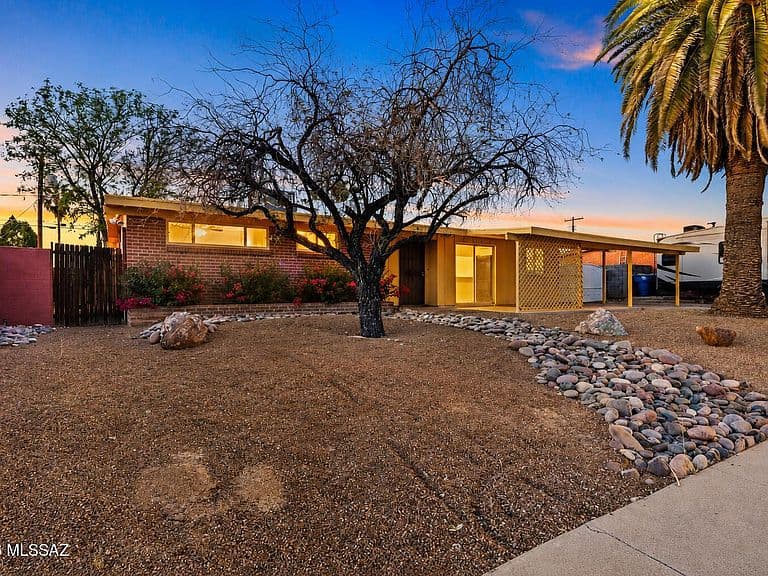 7357 E Princeton Dr photo 3