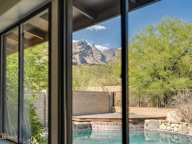 3575 E Ventana Canyon Dr photo 4