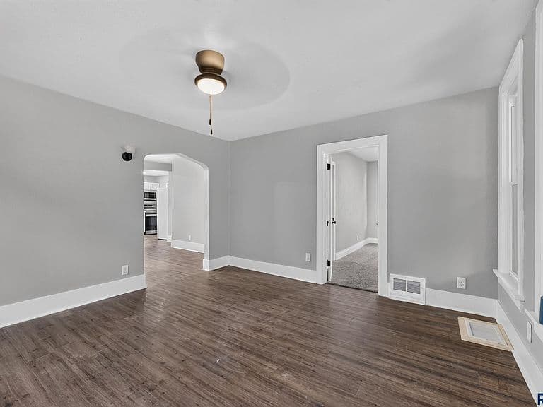 1902 S Spring Ave photo 5