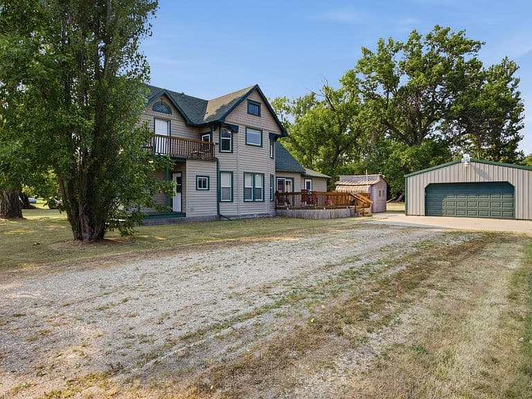 295 9th Ave photo 1