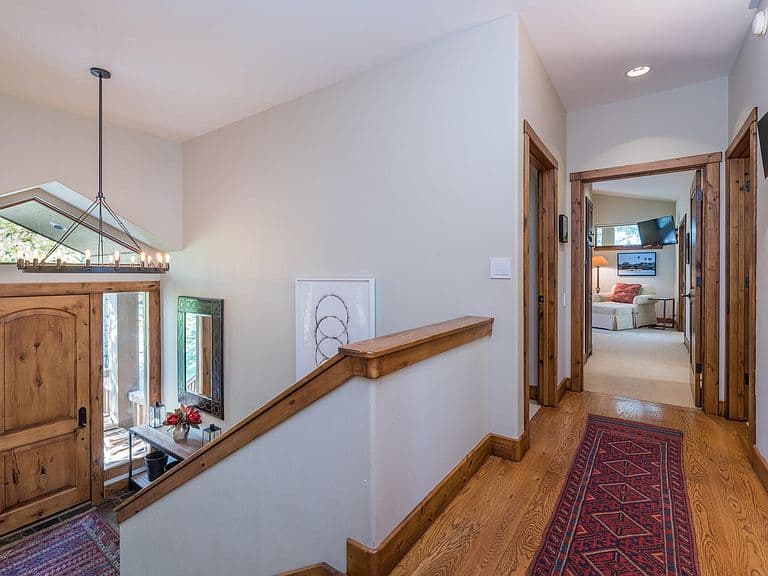 217 Camas Loop E photo 4