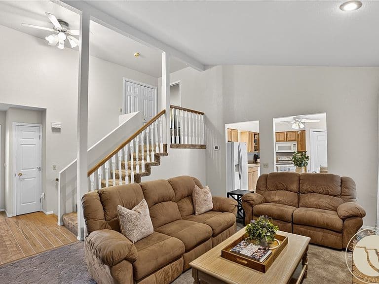 3220 Banff Ave #B photo 2