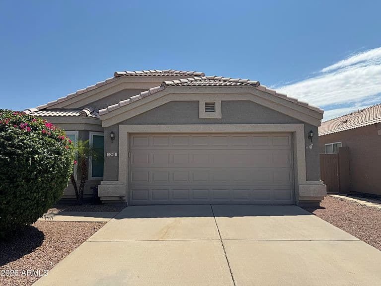 1041 W SARAGOSA Street photo 2