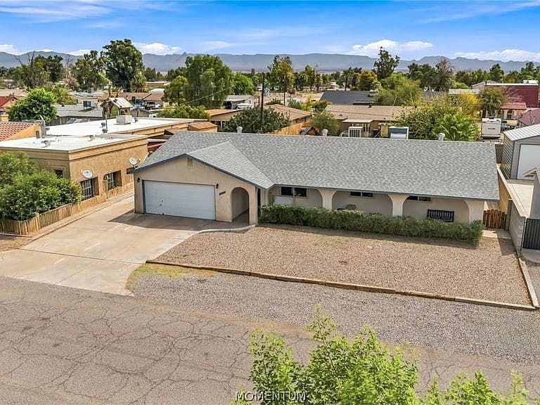 8710 S Juniper Street photo 3