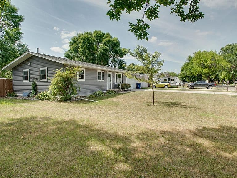 429 Brook Ave photo 4