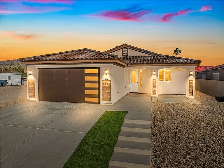 811 Palo Verde Dr photo 1