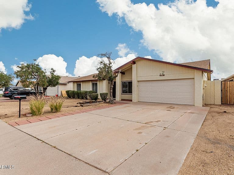 5915 S Parkside Dr photo 3