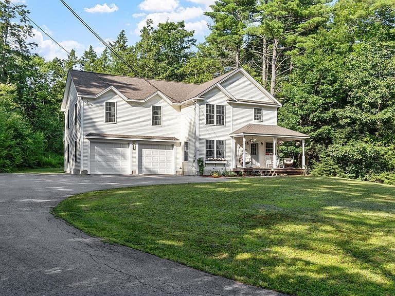 130 Pleasant Street photo 1