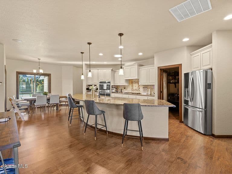 1790 W Prairie Ave photo 4