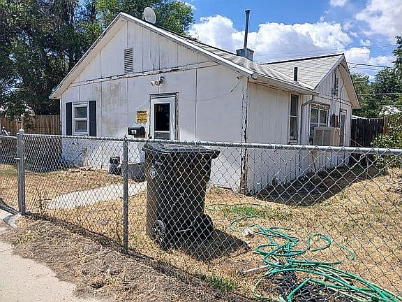 802 N Elma St photo 2