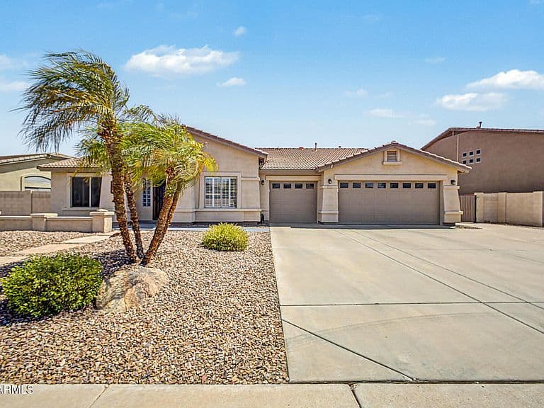 8729 W TONOPAH Drive photo 3