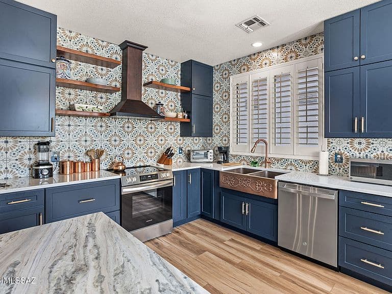 9373 N Sombrero Canyon Dr photo 3