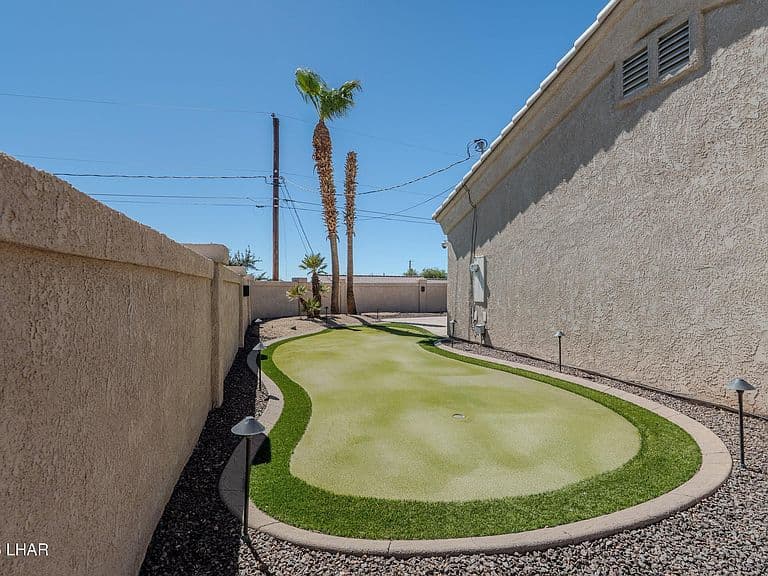 2627 Bamboo Dr photo 5