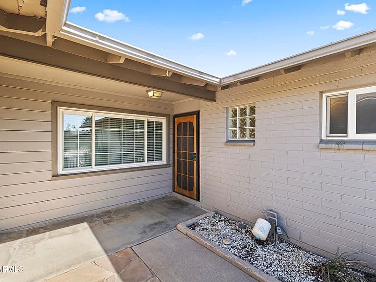 6426 E WILSHIRE Drive photo 2