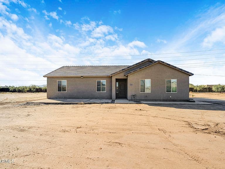 28204 N 256TH Avenue photo 1