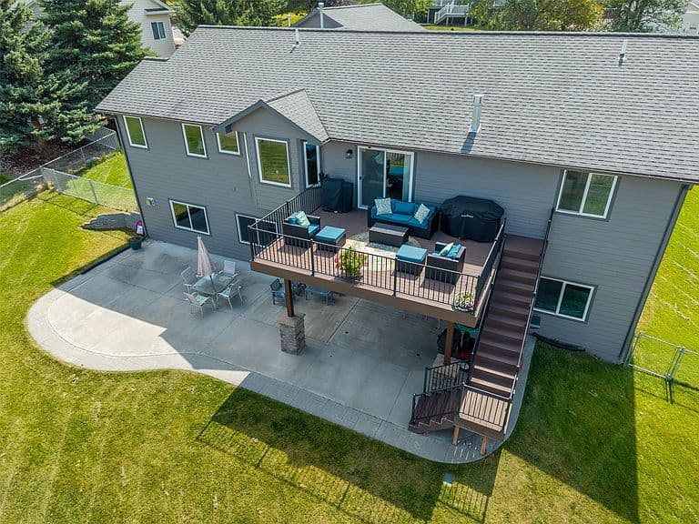 5034 Victor Ct photo 1