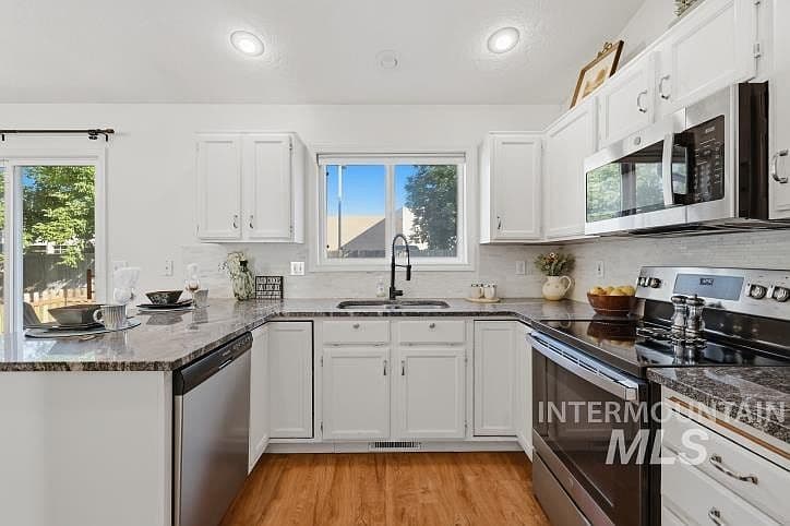 10112 W Jewell St photo 3
