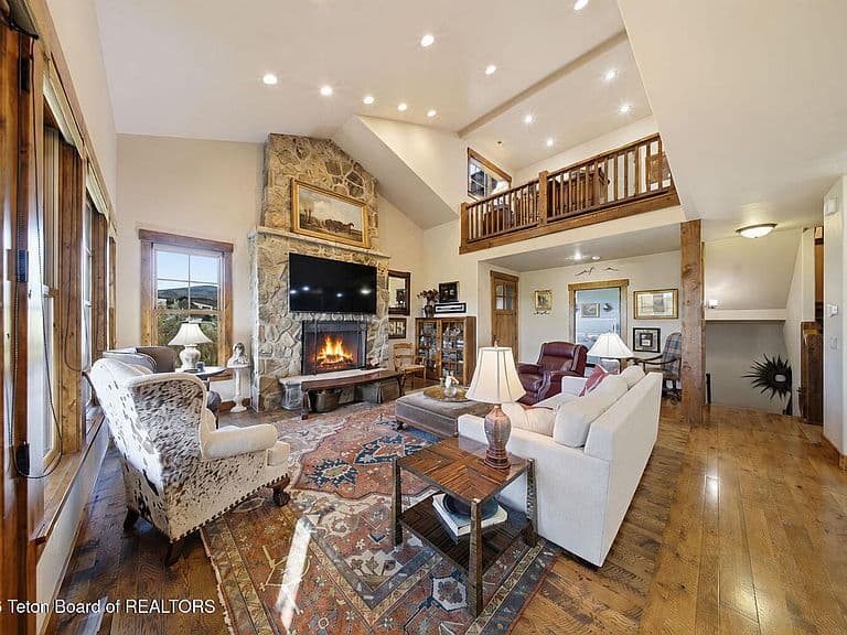 92 Bison Dr photo 5