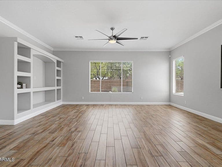 845 N THUNDERBIRD Avenue photo 4