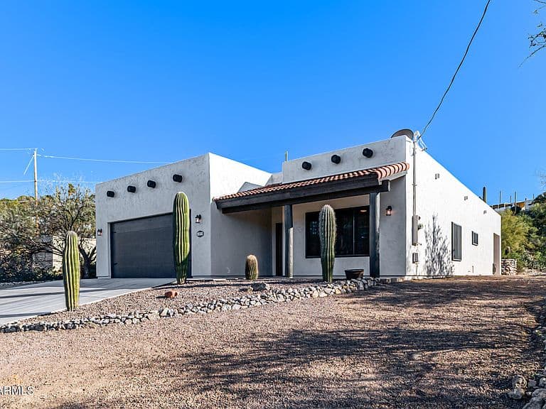 485 E QUEEN CREEK Drive photo 2