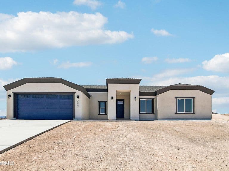 35987 W SUNLAND Avenue photo 1