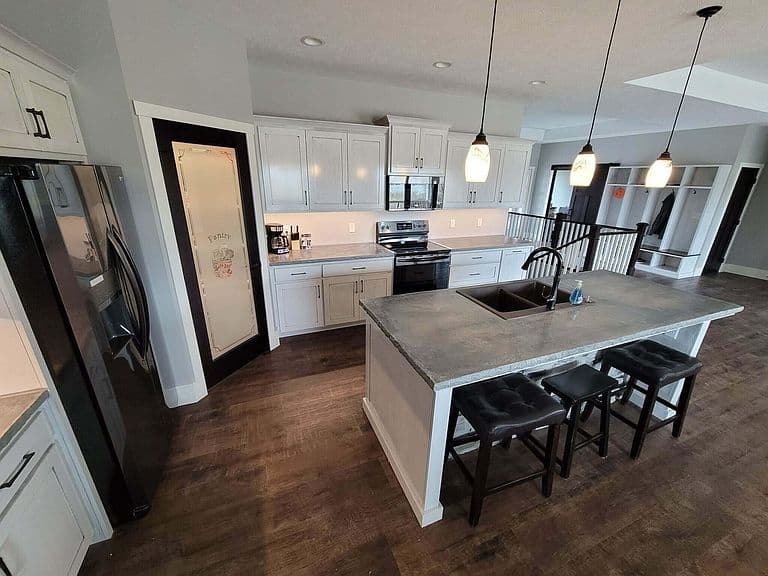 5724 Island Ct photo 2