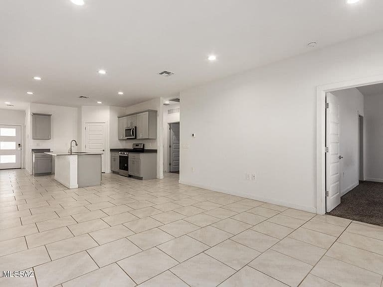 12727 E Joffroy Dr photo 5