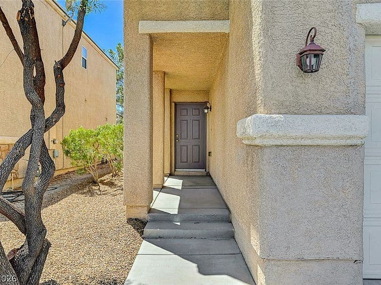 8433 Spencer Canyon St photo 5
