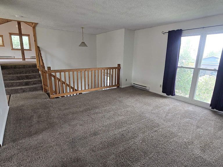 813 Welch Blvd photo 3