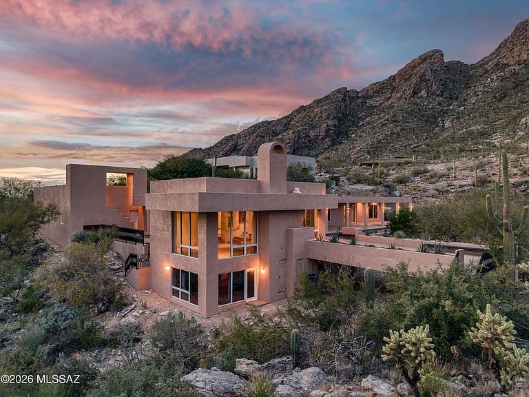 7001 N Ina Pl photo 1