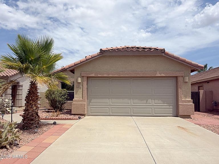 43966 W CYPRESS Lane photo 1
