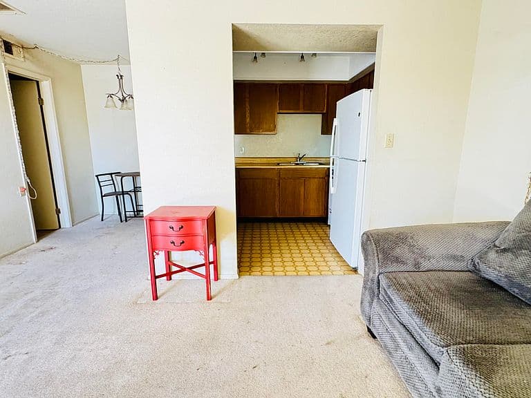879 E LANCASTER Circle photo 2