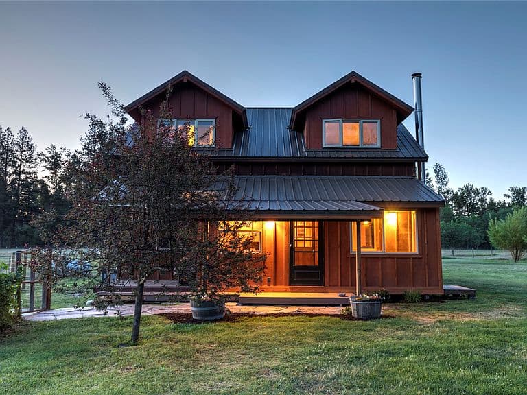 85 Martin Ln photo 1