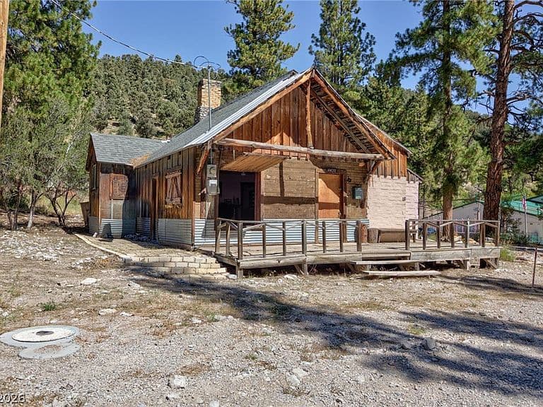 4430 Aspen Ave photo 2