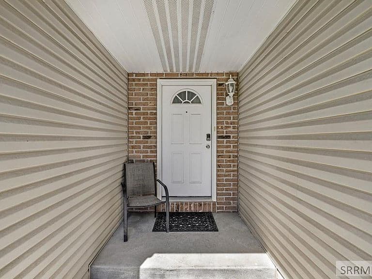 1144 S Ashland Dr photo 4